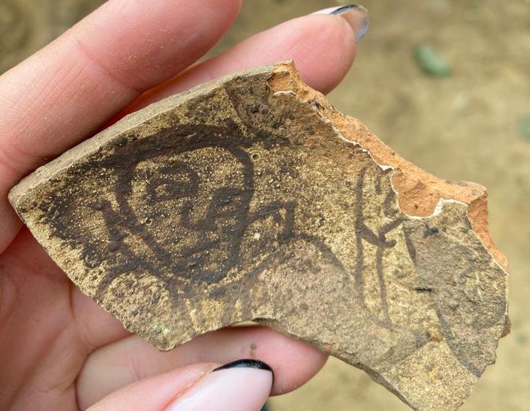 Pogotowie Archeologiczne o tajemniczym fragmencie ceramiki z Tyczyna
